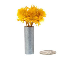 Желтые цветы в белой вазе арт.AM0101083